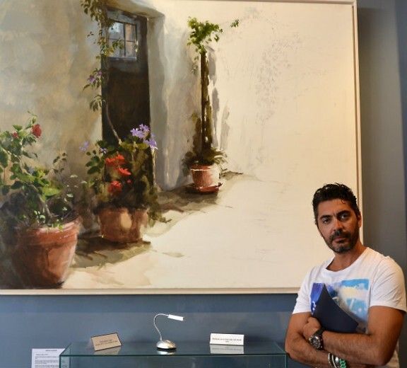 Juan Galán cuelga una veintena de obras en la Galería Passage de Ayamonte