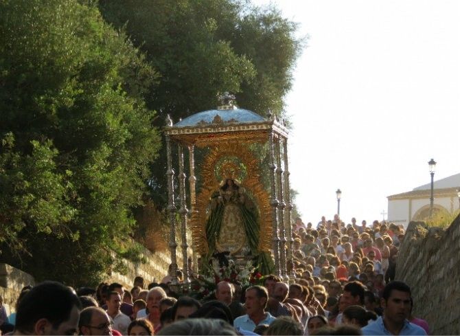 La muerte del padre Roca marca la ‘venida’ de la Virgen de Montemayor a Moguer