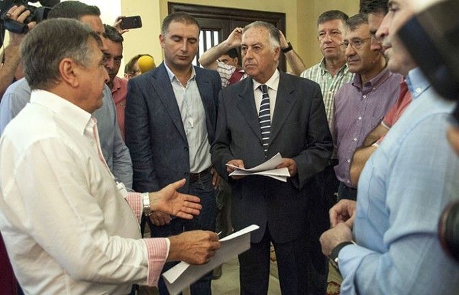 Unas 12.000 personas claman en Huelva por agua para el Condado