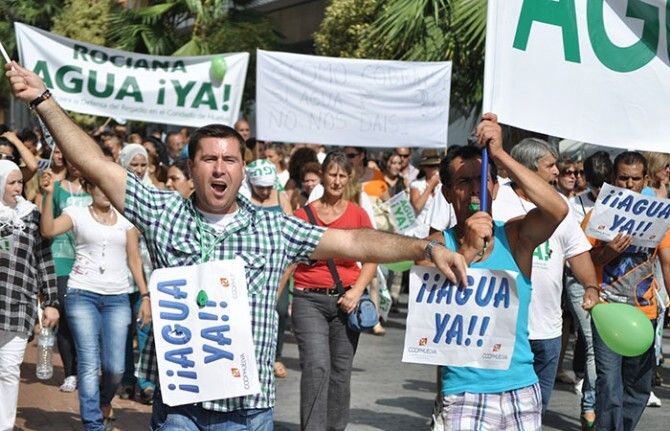 Unas 12.000 personas claman en Huelva por agua para el Condado
