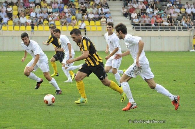 El San Roque colidera el grupo tras ganar al Pozoblanco (2-0)
