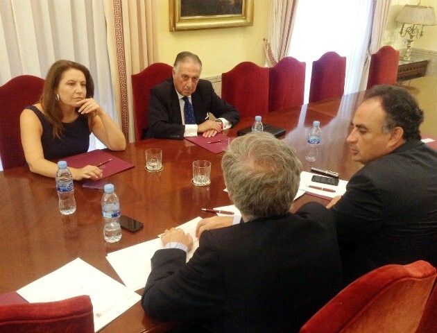 Crespo reitera el compromiso del Gobierno de acelerar la DIA del trasvase del Condado
