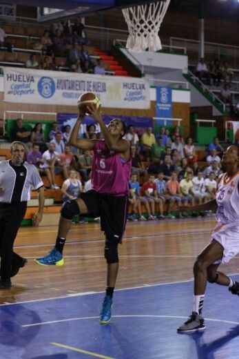 Derrota por la mínima del Conquero ante el campeón de la LF (60-61)