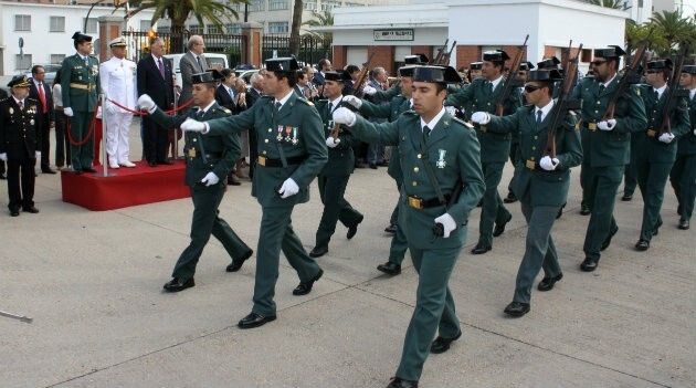 La Guardia Civil condecora a 17 agentes por su trayectoria profesional y en reconocimiento por servicios extraordinarios