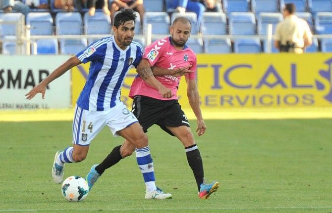 Los zagueros son los que más pases dan en el Decano