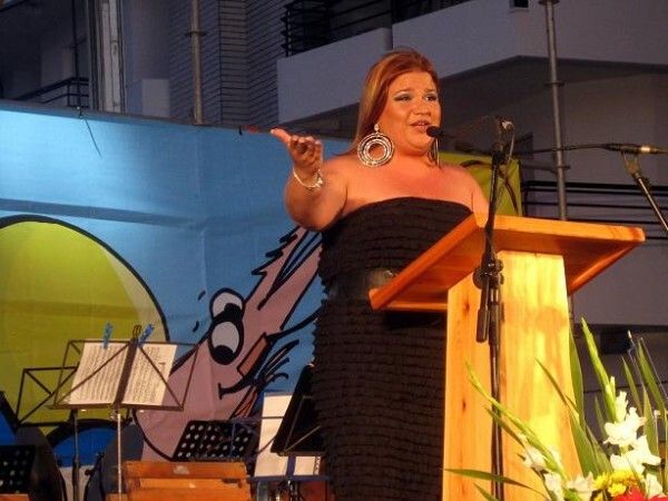 Casi 80.000 personas acuden a la feria de la Gamba  y consumen toneladas de marisco, chirla y boquerones