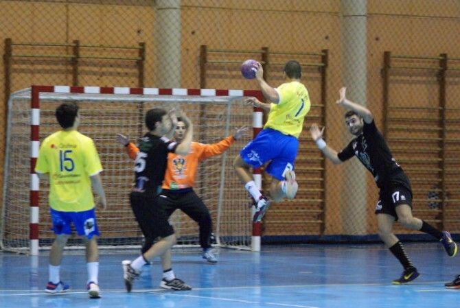 Buen arranque del PAN Moguer ante Aguilar (28-25)