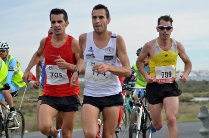 Miguel Beltrán rompe con el dominio extranjero en las X Millas del Guadiana
