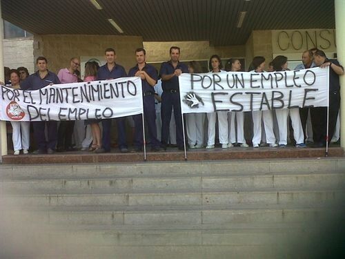Los trabajadores de la limpieza del Juan Ramón Jiménez, contra la cobertura de las vacantes