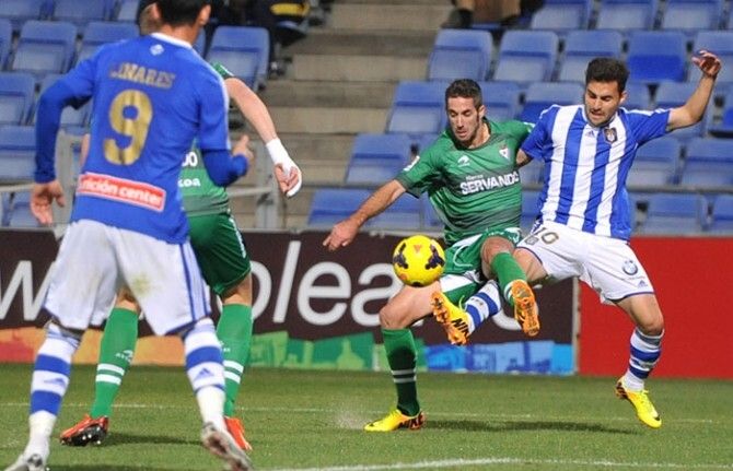 El Eibar destrona a un Decano en crisis (1-2)