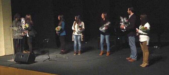 La asociación 'Adelante' presenta su calendario solidario en el Teatro Municipal Salvador Távora