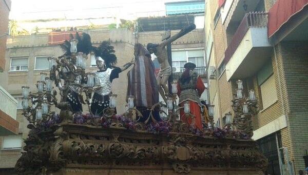 La Fe celebra en la calle sus bodas de plata