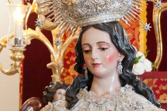 La Inmaculada lleva su luz a las calles del centro de Huelva