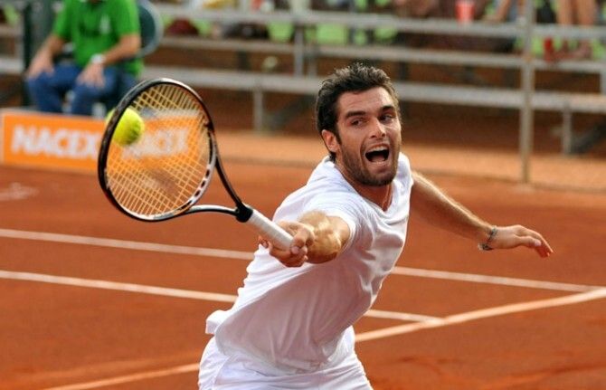 Nicolás Almagro es el primer finalista (7-6, 6-2)