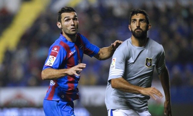 El Levante apabulla a un Decano desdibujado (4-0)