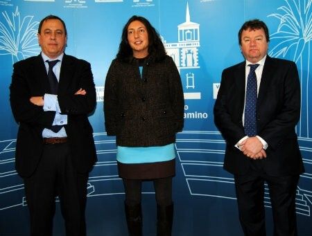 La alcaldesa de Valverde se reúne con altos cargos de Cambridge Mineral