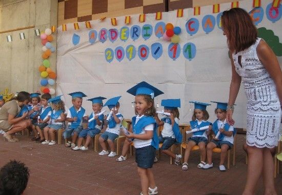 La guardería Caracola clausura el curso con una fiesta en la Plaza de las Artes
