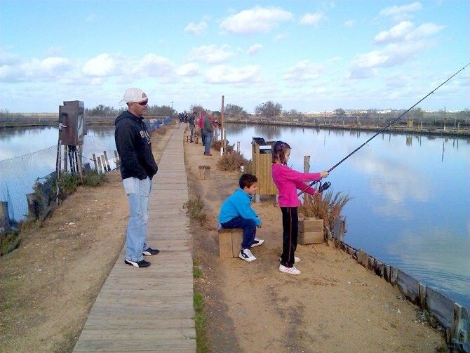 Más de 8.000 personas pescaron en Salinas del Astur