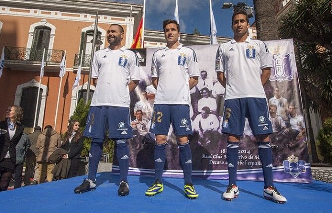 El Recre inicia los actos de su 125 Aniversario con el izado de la bandera oficial y la presentación de la equipación