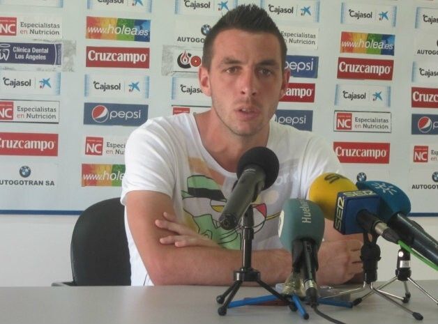 Rubén renueva por dos temporadas y se marcha cedido al Huesca