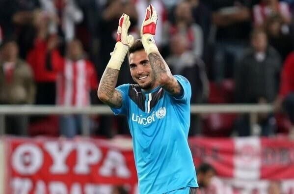 El Decano ingresará una cantidad del traspaso del portero Roberto al Olympiacos