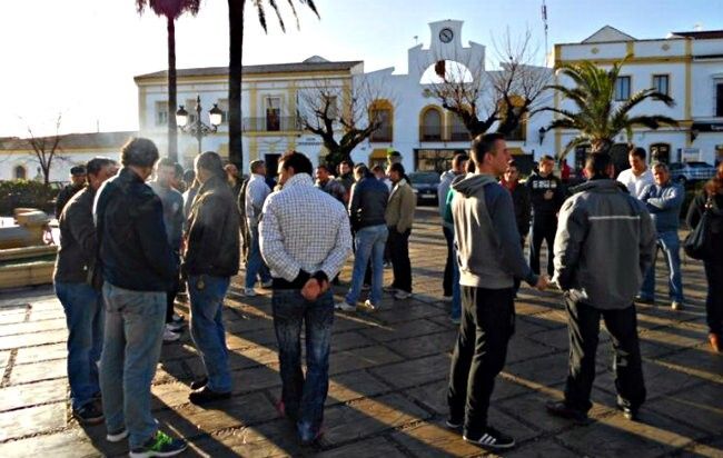 El PSOE advierte de que más de 70 familias de Santa Olalla podrían quedarse sin trabajo