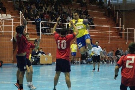 Triunfo con sobresaltos del PAN Moguer ante Dos Hermanas (28-19)