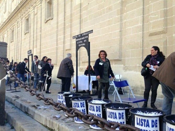 Trabajadores del Blanca Paloma alertan de que Salud 'ya no les manda pacientes en respuesta a sus movilizaciones'