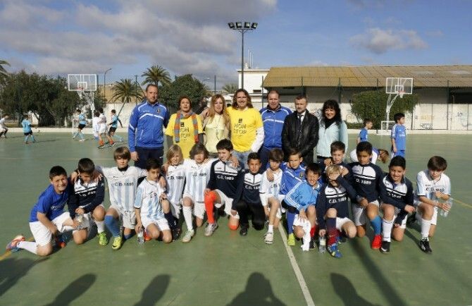 Unos 250 corredores participan en la primera cerrera por parejas de 'Non Stop Huelva'