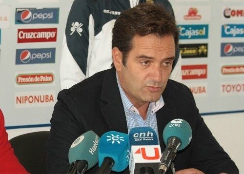 Antonio Martín: 'El Racing necesita liquidez ya, pero nosotros no podemos saltarnos el control económico de la LFP'