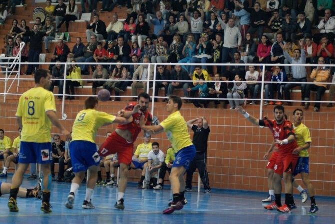 El Cajasur Córdoba se hace más líder en Moguer (25-29)