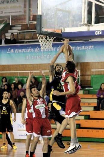 El Por Huelva encadena su tercera victoria ante Granada (75-58)