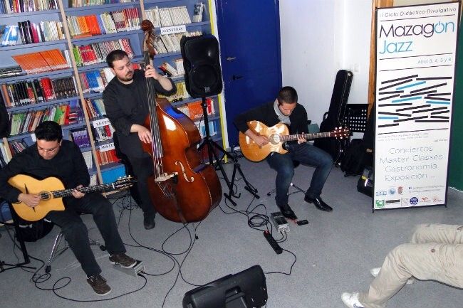 Un concierto didáctico ha inaugurado este jueves el ciclo de jazz de Mazagón