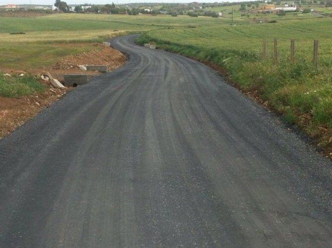 El Ayuntamiento de Gibraleón continúa arreglando los caminos rurales