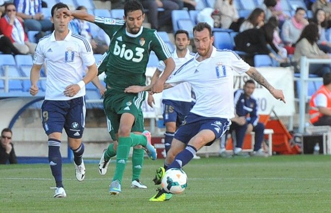 Cabrero oculta las miserias de un pésimo Decano (1-0)