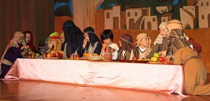 Los niños del Diocesano reviven un año más la Pasión de Cristo