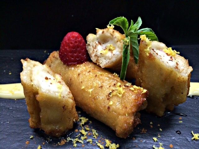 Canutillos de torrijas y arroz con leche