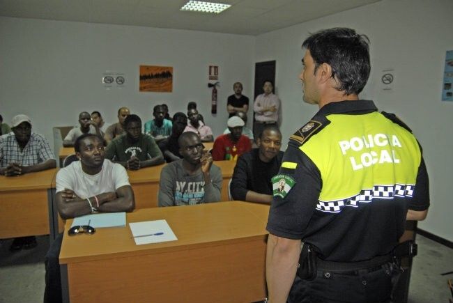 Premian a la Policía Local de Palos por su trabajo de acercamiento a la población inmigrante
