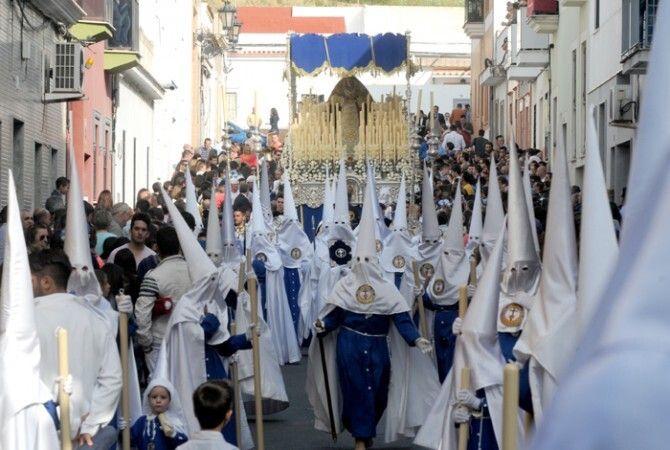 Huelva consuela a su Cristo lanceado