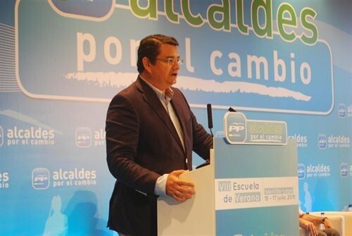 El PP exige a Mario Jiménez que explique un crédito 'privilegiado' a un empresa para comprar una TV local
