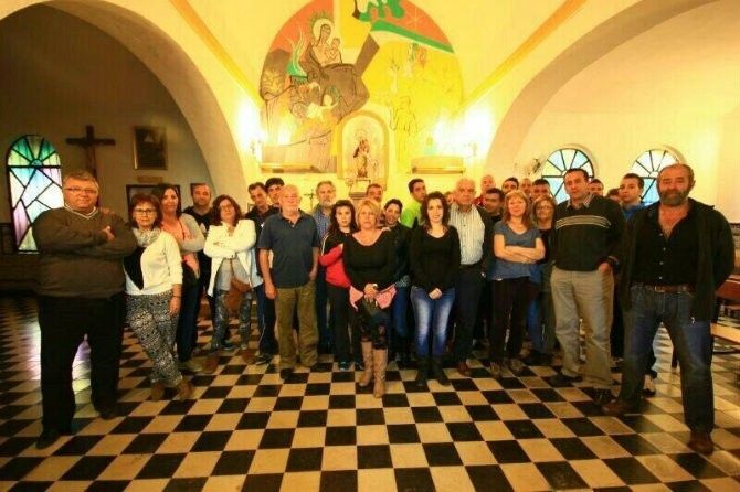 Vecinos de Valdelamusa siguen encerrados en la iglesia y Matsa insiste en 'el diálogo' a través de instituciones