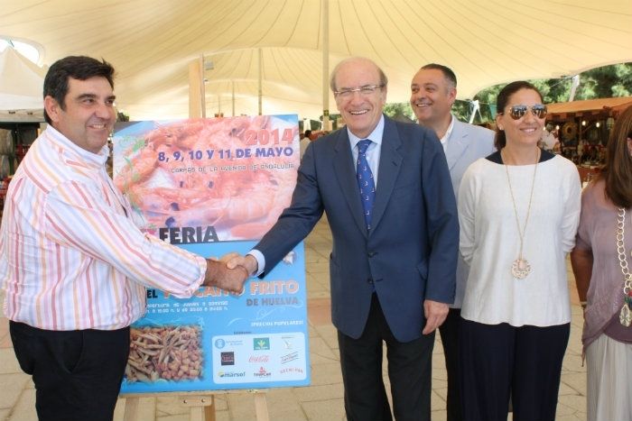 5.800 kilos de marisco a precios populares en las carpas de la Avenida Andalucía