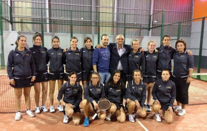 El equipo femenino absoluto del Club la Volea busca la fase final de España