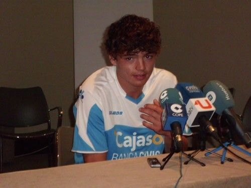 Chus Hevia: 'Espero poder quedarme esta vez en el primer equipo'
