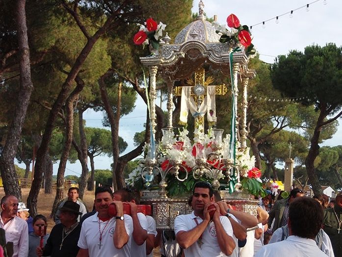 Los puntaumbrieños acompañan este viernes a la Santa Cruz al recinto de La Norieta