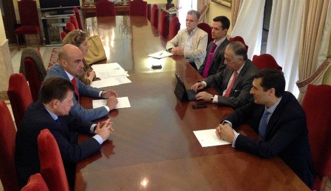 Gobierno y empresarios coordinan actuaciones contra la economía sumergida en la provincia