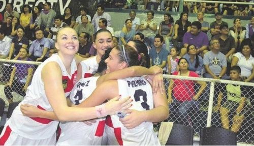 Claudia Pop anota 32 puntos en el primer envite de la final ecuatoriana