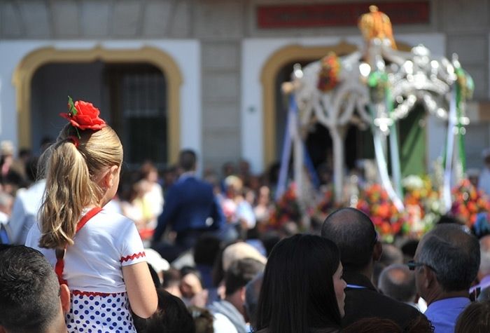 Huelva bendice con jubilosa devoción su simpecado