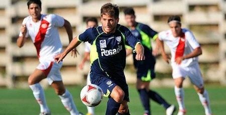 Varios equipos de Segunda, entre ellos el Recre, preguntan por Álex Arias, el pichichi del Avilés