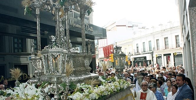 Solemne Corpus por las calles de la capital